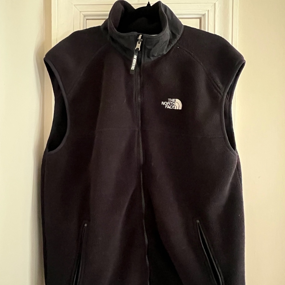 The North Face Black Fleece Zip-Up Vest – Men’s L
